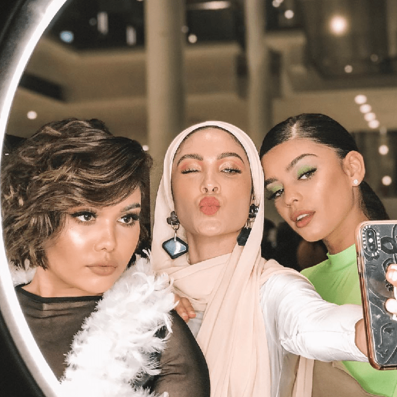 A Campaign to Drive Awareness and Acquisition of a Main Recruiting and Retaining Product Category